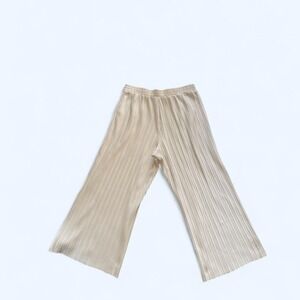Cream pleated wide leg trousers size M by Mark New York
